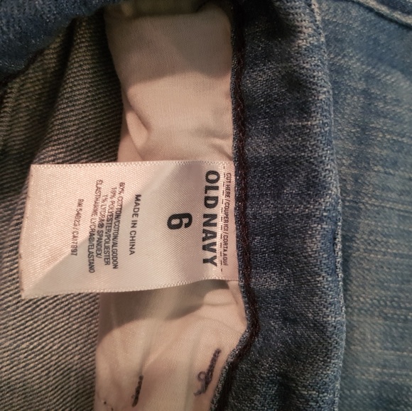Old Navy Sweetheart Jean Shorts - Picture 4 of 5